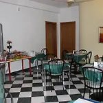 Moderno Hotel 2*
