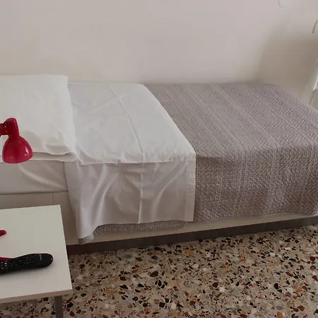 Moderno Hotel 2*